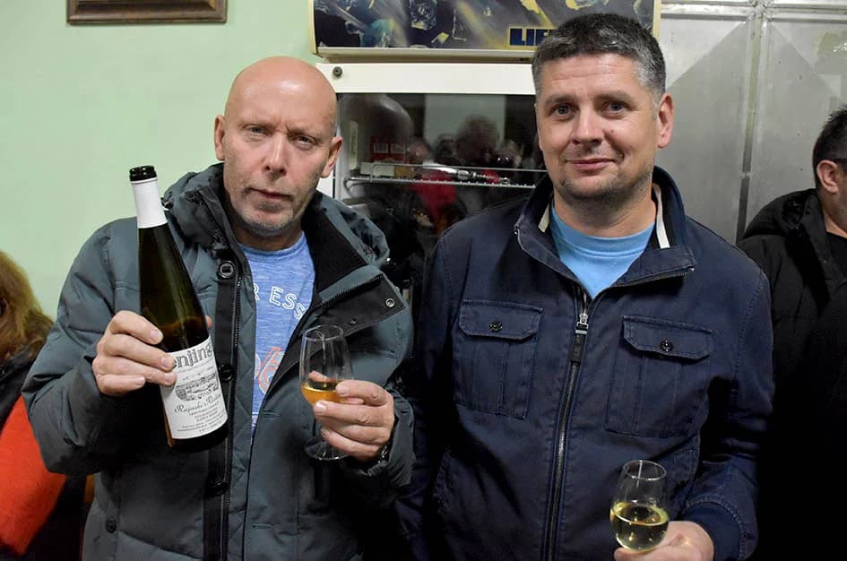 ODRŽANO TRADICIONALNI MARTINJE KOD IVE ENJINGIJA U HRNJEVCU: Ovogodišnji vinski kum Marko Galić, požeški poduzetnik