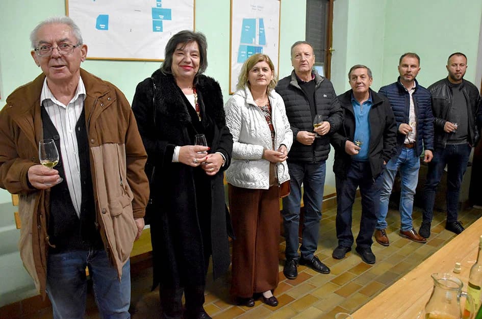 ODRŽANO TRADICIONALNI MARTINJE KOD IVE ENJINGIJA U HRNJEVCU: Ovogodišnji vinski kum Marko Galić, požeški poduzetnik