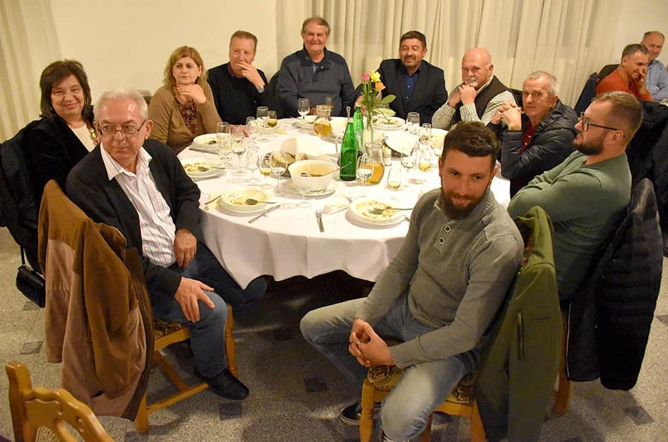 ODRŽANO TRADICIONALNI MARTINJE KOD IVE ENJINGIJA U HRNJEVCU: Ovogodišnji vinski kum Marko Galić, požeški poduzetnik
