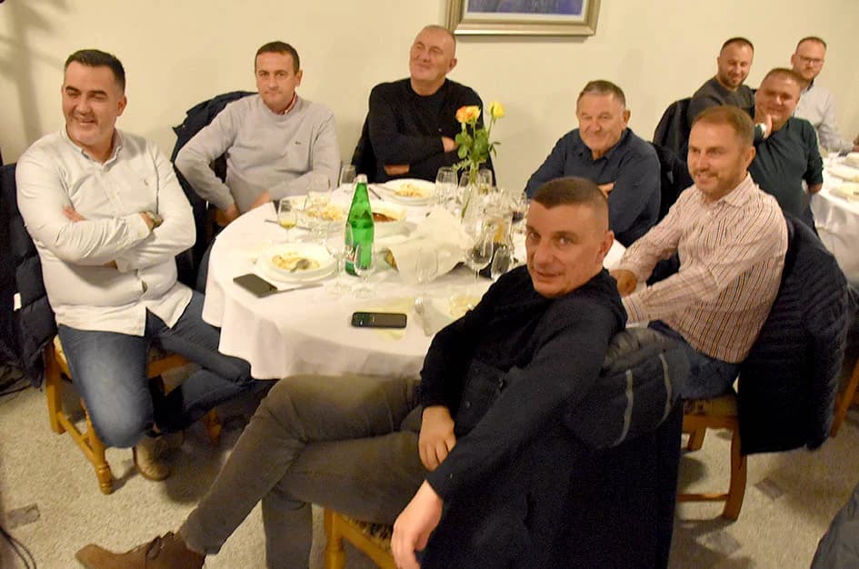 ODRŽANO TRADICIONALNI MARTINJE KOD IVE ENJINGIJA U HRNJEVCU: Ovogodišnji vinski kum Marko Galić, požeški poduzetnik