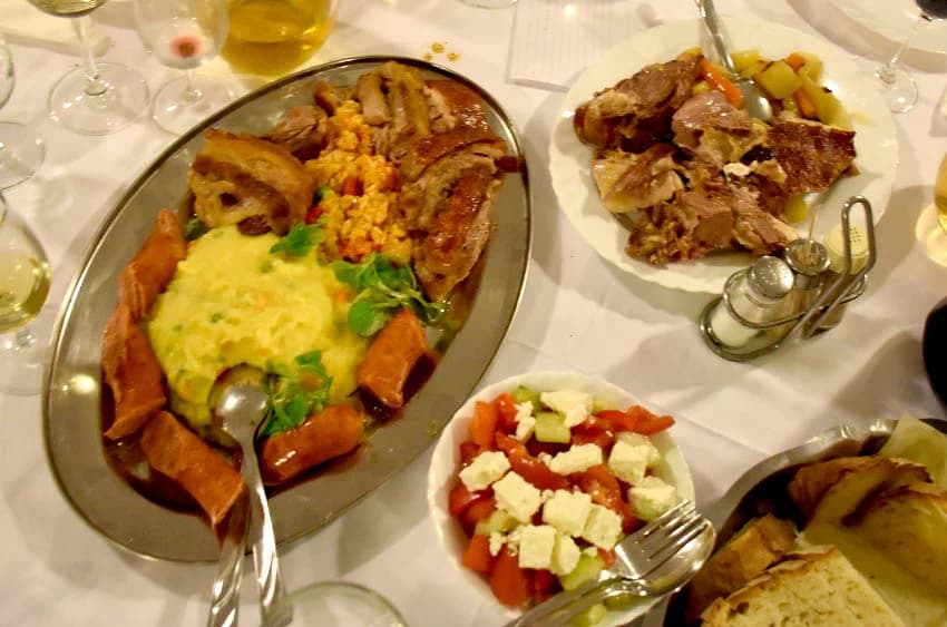 ODRŽANO TRADICIONALNI MARTINJE KOD IVE ENJINGIJA U HRNJEVCU: Ovogodišnji vinski kum Marko Galić, požeški poduzetnik