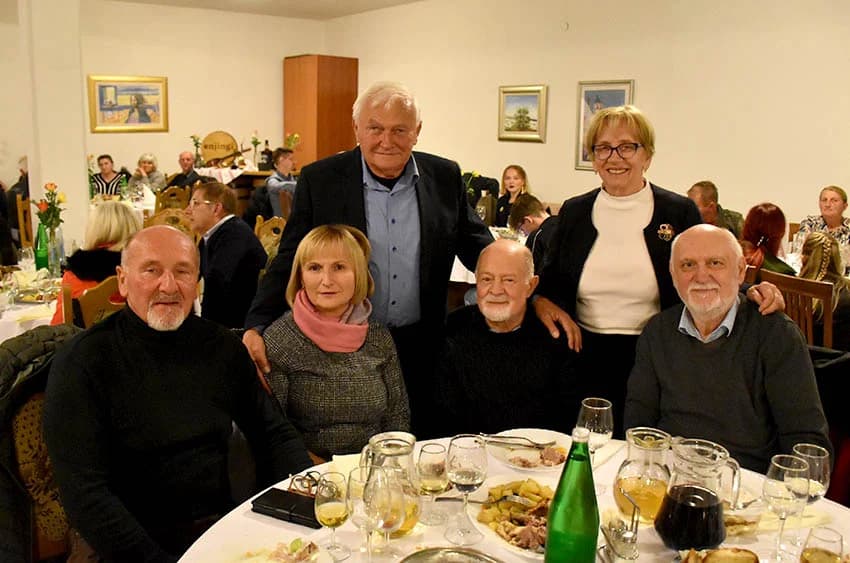 ODRŽANO TRADICIONALNI MARTINJE KOD IVE ENJINGIJA U HRNJEVCU: Ovogodišnji vinski kum Marko Galić, požeški poduzetnik