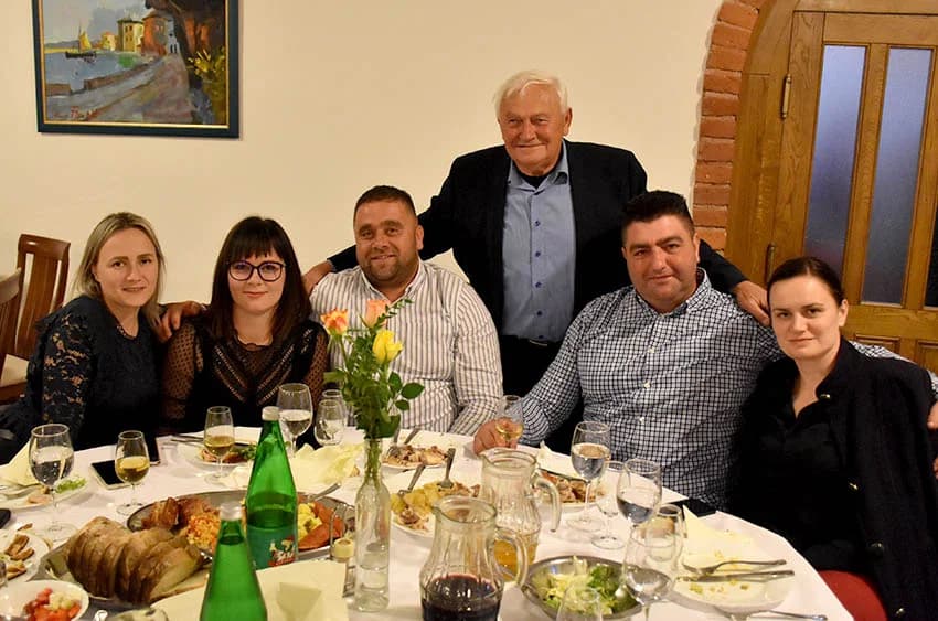 ODRŽANO TRADICIONALNI MARTINJE KOD IVE ENJINGIJA U HRNJEVCU: Ovogodišnji vinski kum Marko Galić, požeški poduzetnik