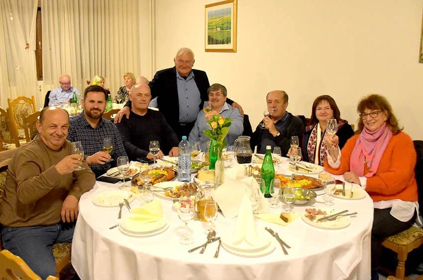ODRŽANO TRADICIONALNI MARTINJE KOD IVE ENJINGIJA U HRNJEVCU: Ovogodišnji vinski kum Marko Galić, požeški poduzetnik