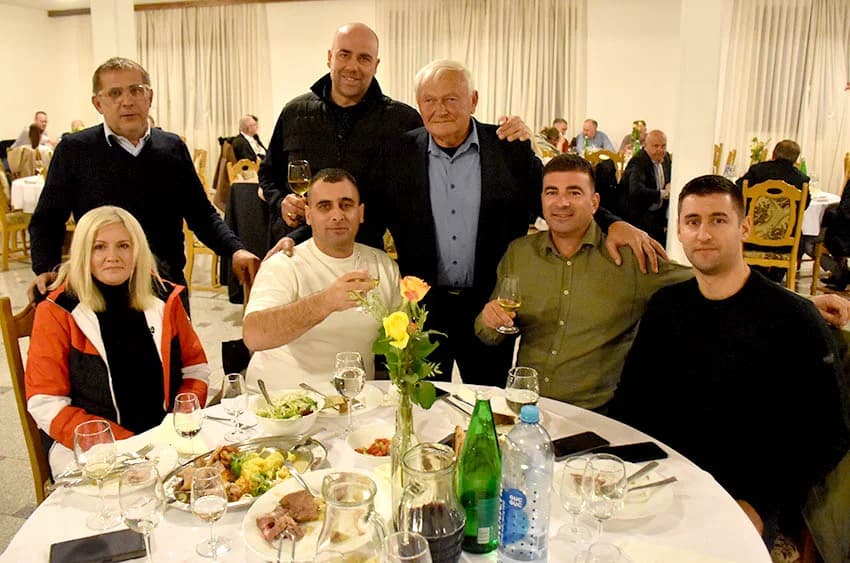 ODRŽANO TRADICIONALNI MARTINJE KOD IVE ENJINGIJA U HRNJEVCU: Ovogodišnji vinski kum Marko Galić, požeški poduzetnik