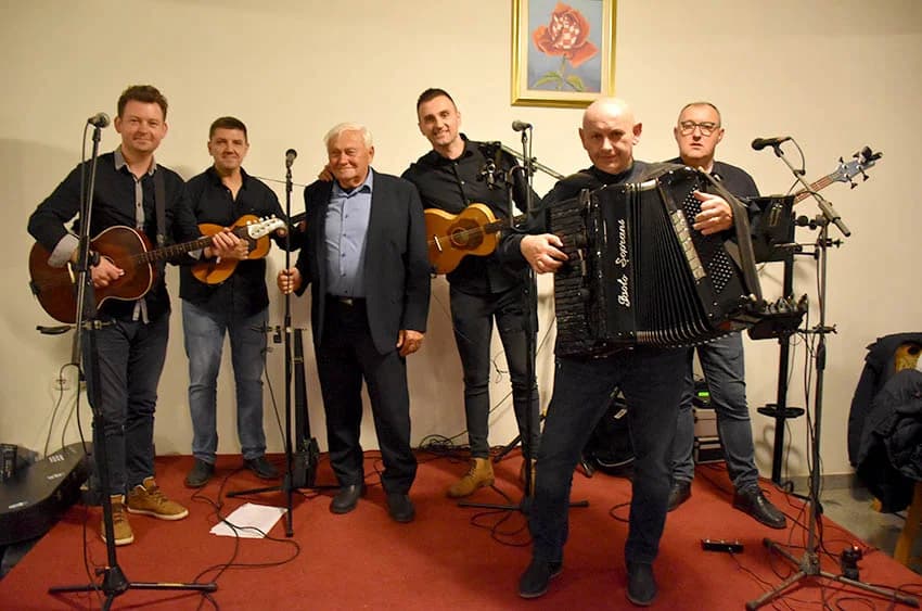 ODRŽANO TRADICIONALNI MARTINJE KOD IVE ENJINGIJA U HRNJEVCU: Ovogodišnji vinski kum Marko Galić, požeški poduzetnik