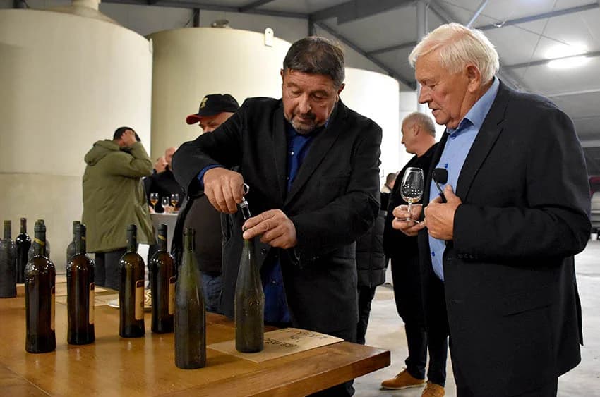 ODRŽANO TRADICIONALNI MARTINJE KOD IVE ENJINGIJA U HRNJEVCU: Ovogodišnji vinski kum Marko Galić, požeški poduzetnik