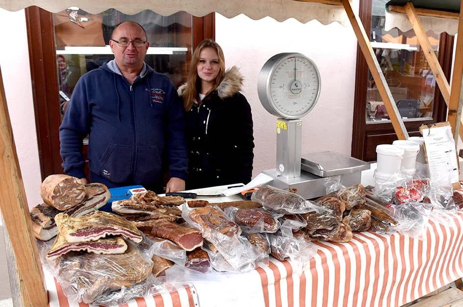 Jesenski sajam u požeškoj pješačkoj zoni okupio više od 60 izlagača