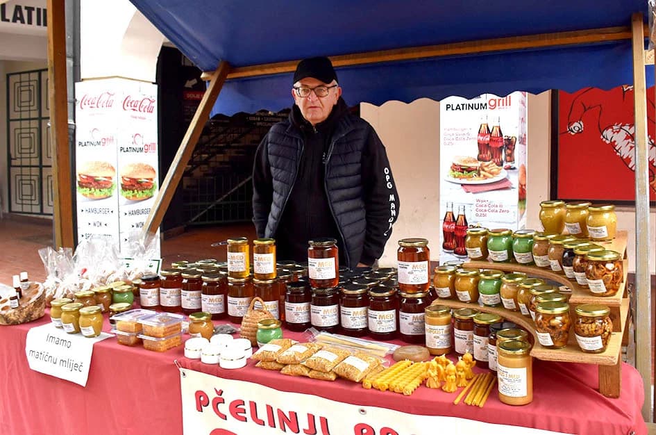 Jesenski sajam u požeškoj pješačkoj zoni okupio više od 60 izlagača