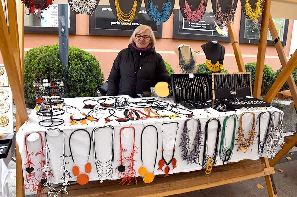 Jesenski sajam u požeškoj pješačkoj zoni okupio više od 60 izlagača