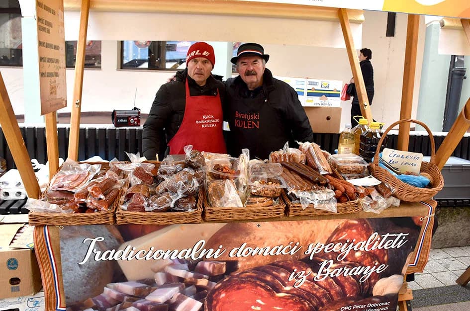 Jesenski sajam u požeškoj pješačkoj zoni okupio više od 60 izlagača