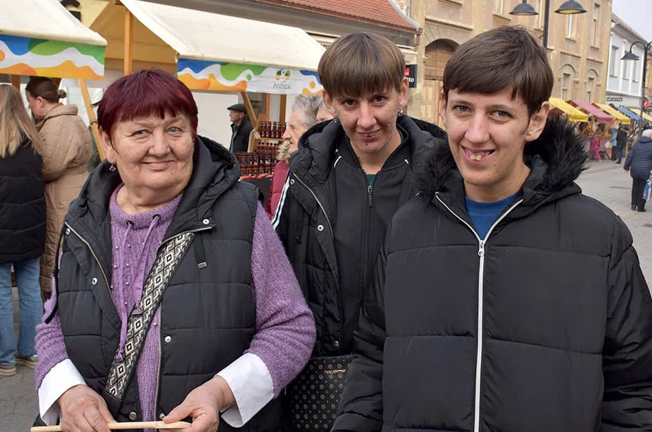 Jesenski sajam u požeškoj pješačkoj zoni okupio više od 60 izlagača