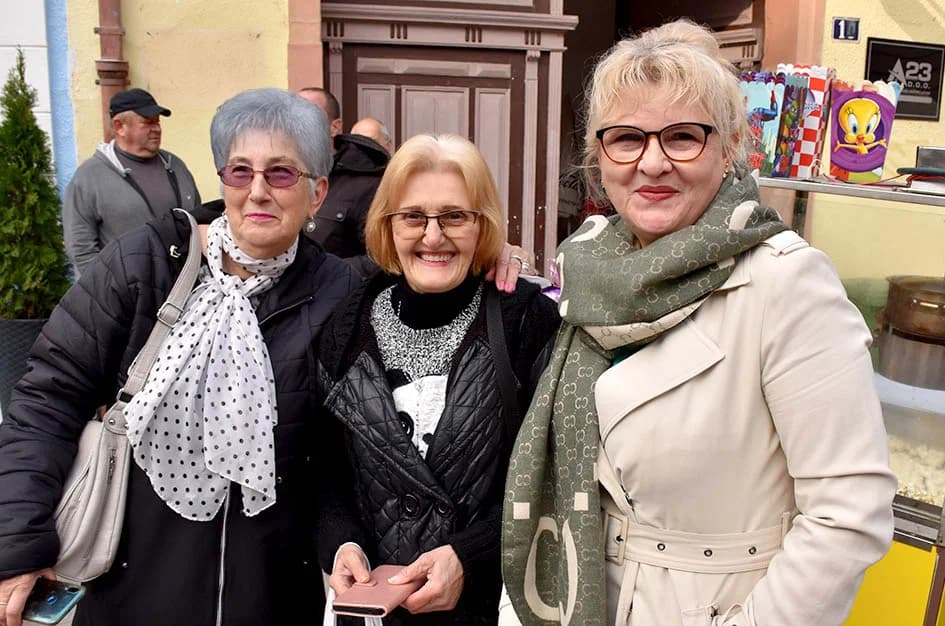 Jesenski sajam u požeškoj pješačkoj zoni okupio više od 60 izlagača