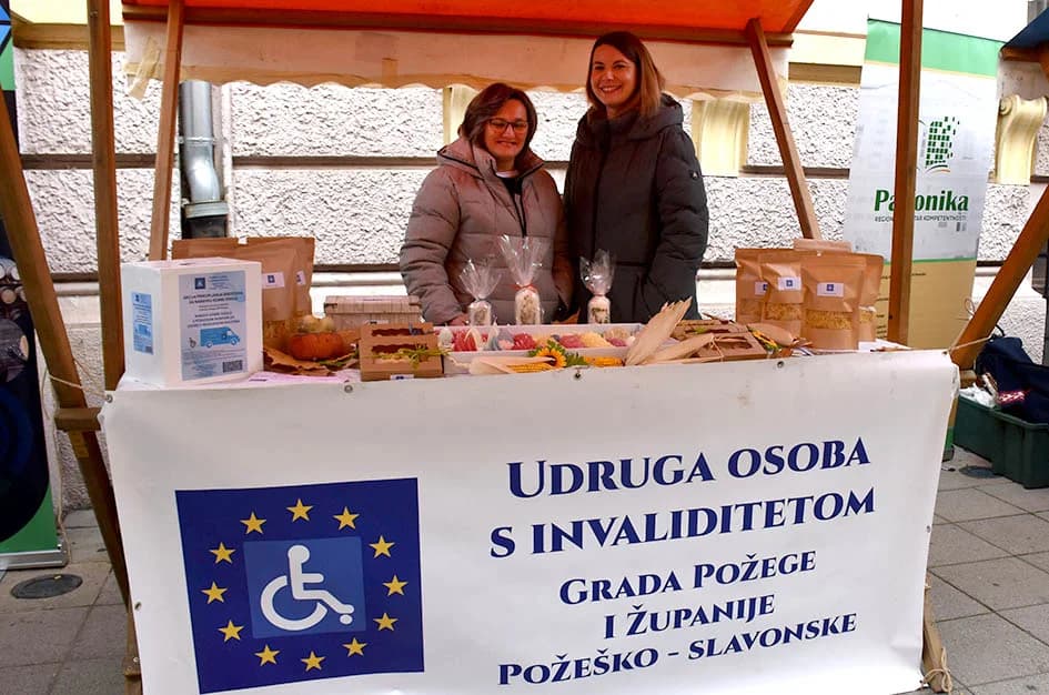 Jesenski sajam u požeškoj pješačkoj zoni okupio više od 60 izlagača