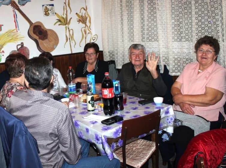 MATICA UMIROVLJENIKA GRADA PLETERNICE: Uz pjesmu i ples proslavili Martinje