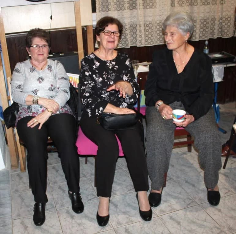 MATICA UMIROVLJENIKA GRADA PLETERNICE: Uz pjesmu i ples proslavili Martinje