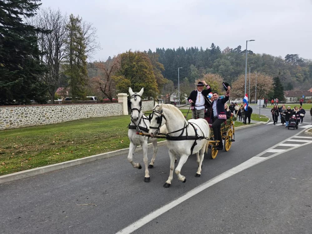 Nikad veći broj planinara, izlagača i posjetitelja na ovogodišnjem Martinje u Kutjevu koje će mnogima u dubokom sjećanju