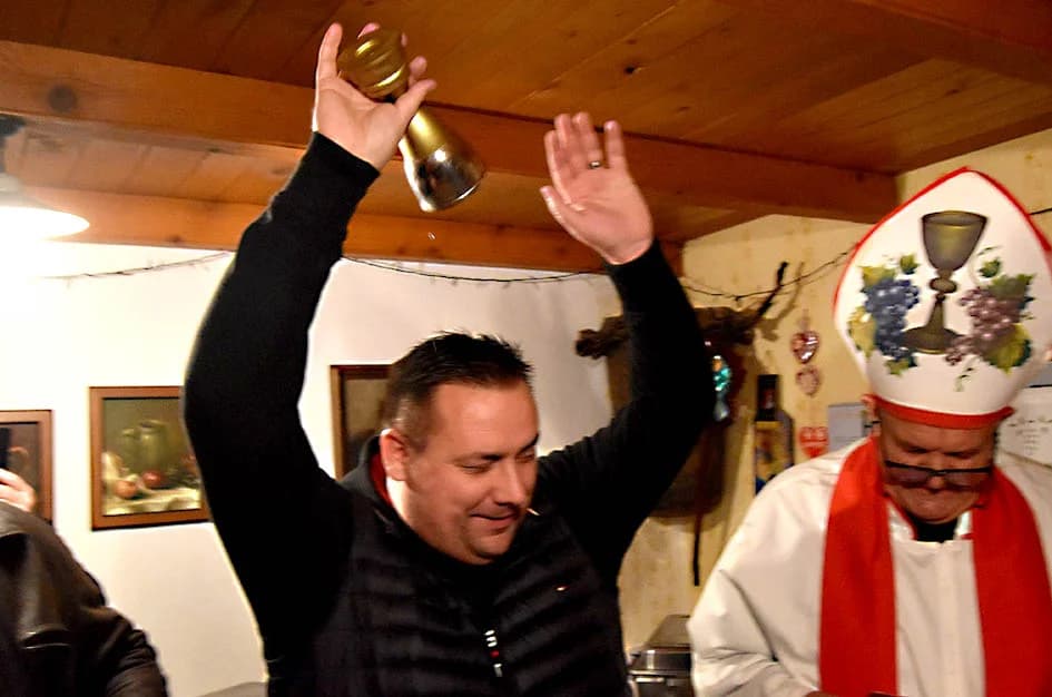 VUKOVIĆEVI NA POŽEŠKOM SOKOLOVCU SLAVILI MARTINJE:  Tradicija duga četrnaest godina