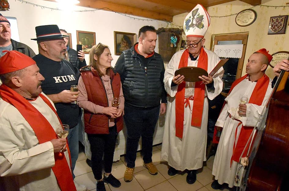 VUKOVIĆEVI NA POŽEŠKOM SOKOLOVCU SLAVILI MARTINJE:  Tradicija duga četrnaest godina