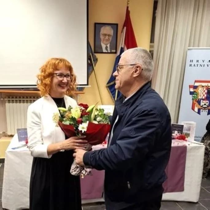 DOMOLJUBNA POEZIJA: U Zagrebu i Slunju promovirana zbirka pjesama „Bljesci“ Irene Kalan iz Bilica