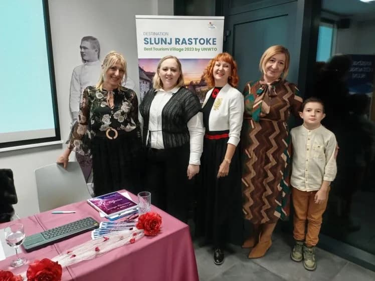 DOMOLJUBNA POEZIJA: U Zagrebu i Slunju promovirana zbirka pjesama „Bljesci“ Irene Kalan iz Bilica