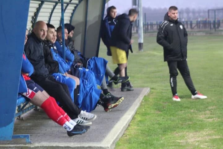 SPORTSKO PARTNERSTVO DVIJU DRŽAVA U PLETERNICI: Odigrana prijateljska nogometna utakmica između veterana Slavije i seniora Šujice