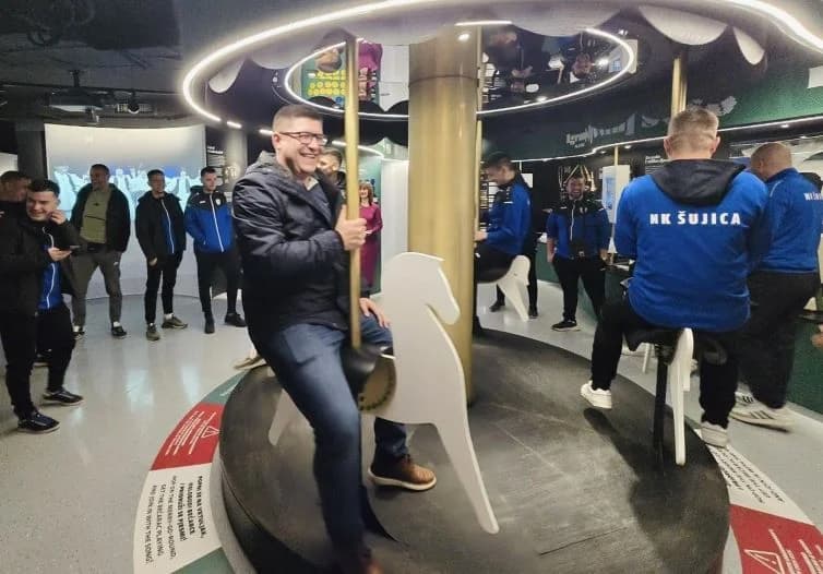 SPORTSKO PARTNERSTVO DVIJU DRŽAVA U PLETERNICI: Odigrana prijateljska nogometna utakmica između veterana Slavije i seniora Šujice