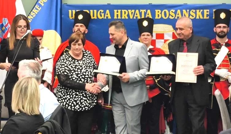 U Vukovaru na pjesničkoj manifestaciji sudjelovali predstavnici Grada Pleternice i Udruge „Matko Peić“