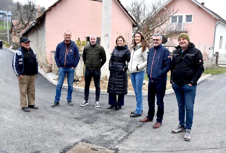 Mještani Vinorodne ulice u Novom Selu više nego zadovoljni: „Neće biti više blata i prašine u našem kraju“