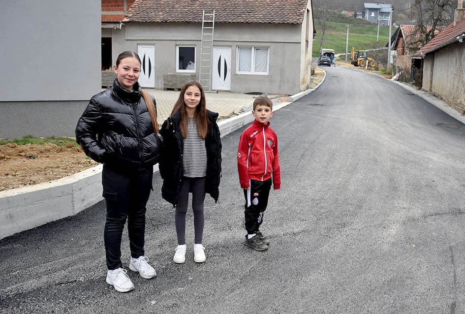 Mještani Vinorodne ulice u Novom Selu više nego zadovoljni: „Neće biti više blata i prašine u našem kraju“