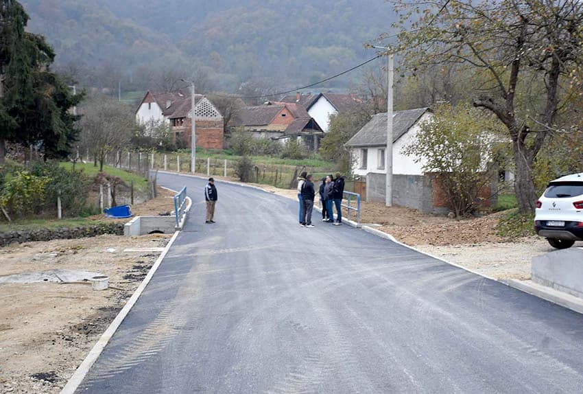 Mještani Vinorodne ulice u Novom Selu više nego zadovoljni: „Neće biti više blata i prašine u našem kraju“