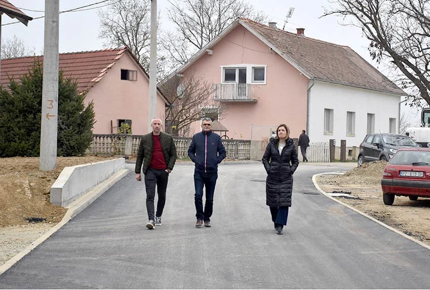 Mještani Vinorodne ulice u Novom Selu više nego zadovoljni: „Neće biti više blata i prašine u našem kraju“