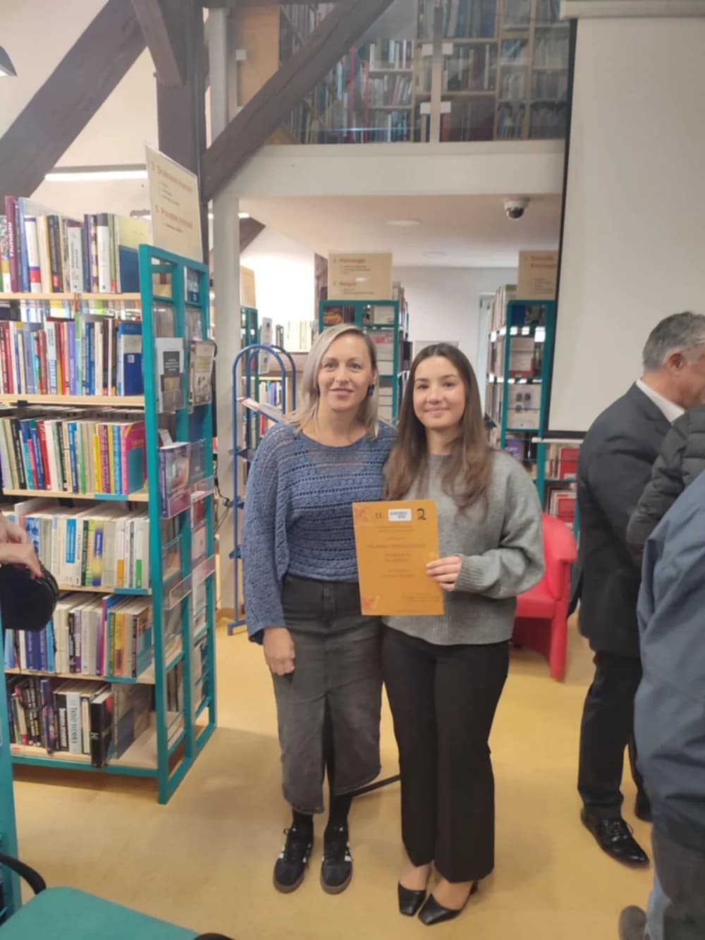VELIKI USPJEH POŽEŠKE GIMNAZIJALKE: Evi Svjetličić svečano uručena nagrada „Mali Galović“