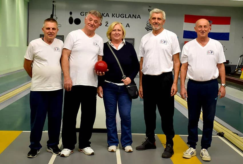 POŽEGA DOMAĆIN 2. TURNIRA U KUGLANJU UDRUGE UMIROVLJENIKA HEP-a SLAVONIJE I BARANJE: Prelazni pehar odnijeli Osječani