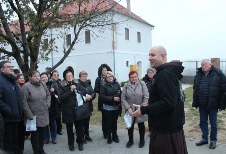 UOČI DANA SJEĆANJA: Pleternički umirovljenici posjetili Vukovar i Ilok