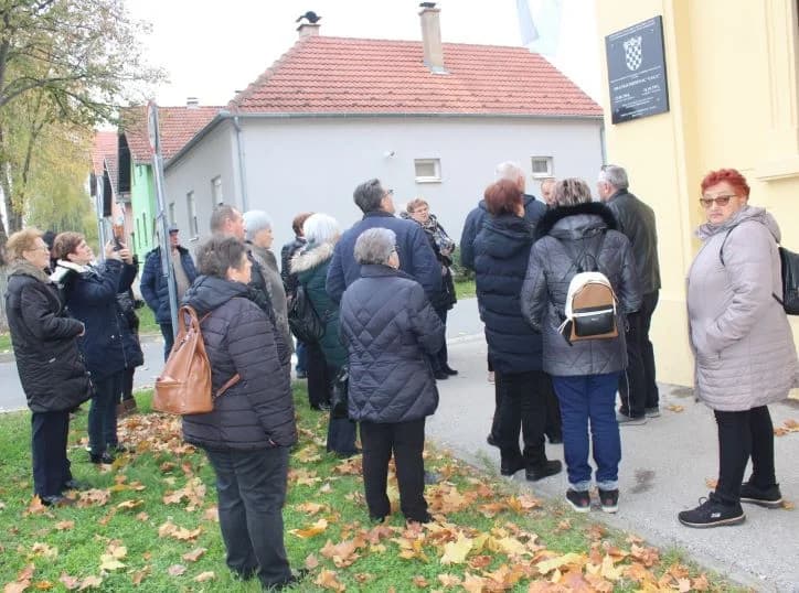 UOČI DANA SJEĆANJA: Pleternički umirovljenici posjetili Vukovar i Ilok
