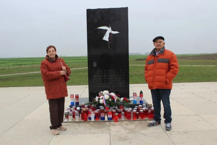 UOČI DANA SJEĆANJA: Pleternički umirovljenici posjetili Vukovar i Ilok