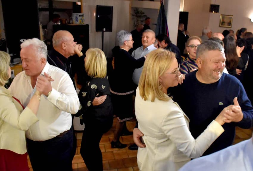 Dan kada vinari izvode supruge na ples