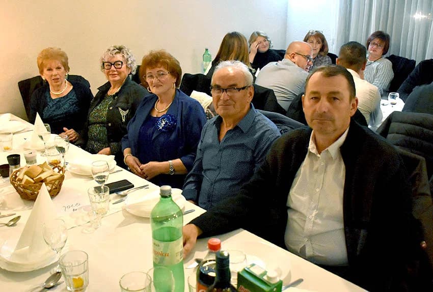 Dan kada vinari izvode supruge na ples