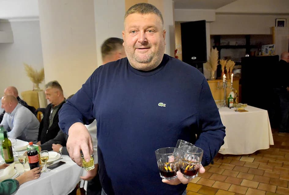 Dan kada vinari izvode supruge na ples