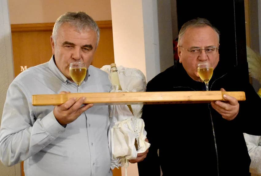 Dan kada vinari izvode supruge na ples