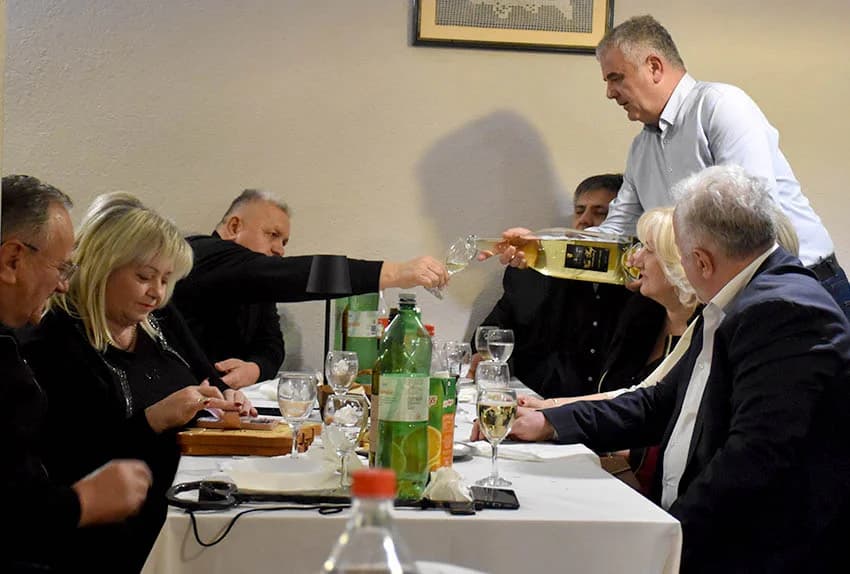 Dan kada vinari izvode supruge na ples