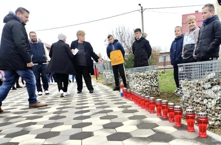 ČAGLINSKA OSNOVNA ŠKOLA: Paljenjem svijeća te likovnim i literarnim izričajima obilježili Dane sjećanja