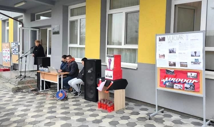 ČAGLINSKA OSNOVNA ŠKOLA: Paljenjem svijeća te likovnim i literarnim izričajima obilježili Dane sjećanja