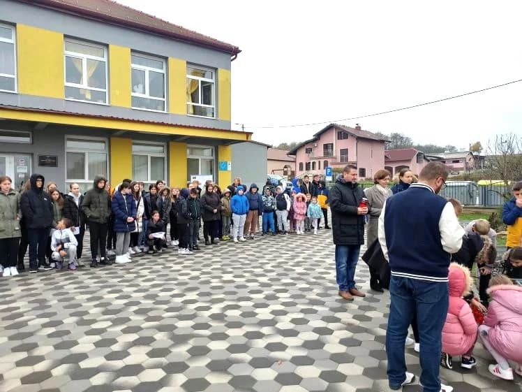 ČAGLINSKA OSNOVNA ŠKOLA: Paljenjem svijeća te likovnim i literarnim izričajima obilježili Dane sjećanja