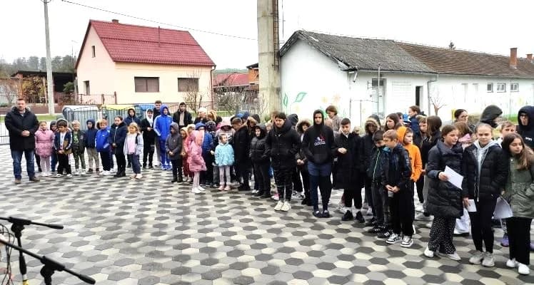 ČAGLINSKA OSNOVNA ŠKOLA: Paljenjem svijeća te likovnim i literarnim izričajima obilježili Dane sjećanja