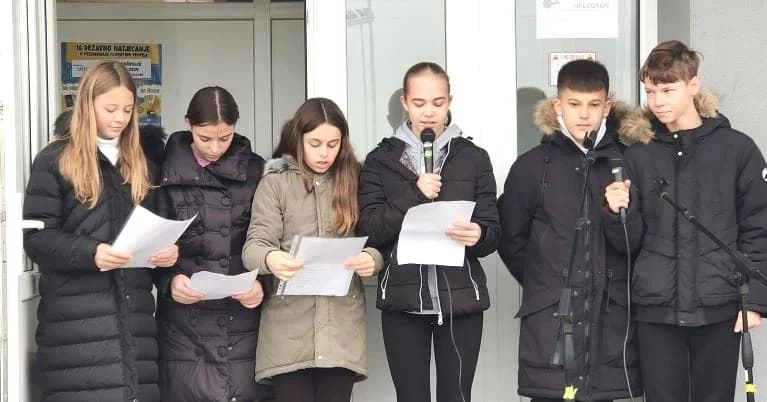 ČAGLINSKA OSNOVNA ŠKOLA: Paljenjem svijeća te likovnim i literarnim izričajima obilježili Dane sjećanja