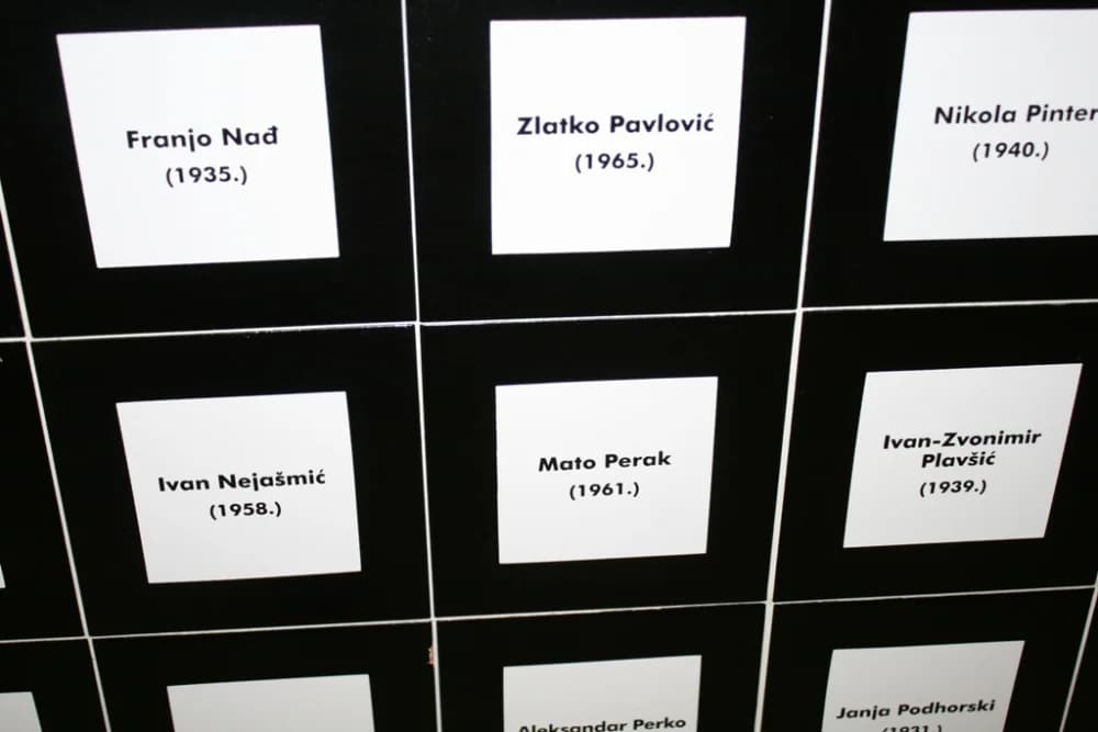 ʼTrenkovi panduriʼ subotu su iskoristili za obilazak Vukovara, uz počasti zapalili i položili svijeće za sve žrtve Domovinskog rata