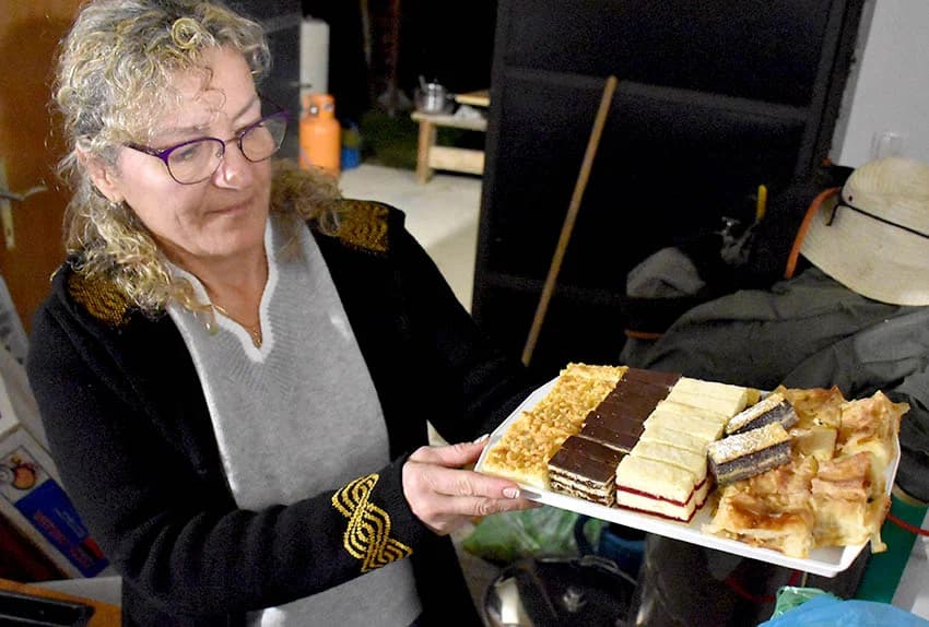 MARTINJA NA VELIKOM KAMENU IZNAD POŽEGE: Alen Klobučar vinski kum obitelji Hodak