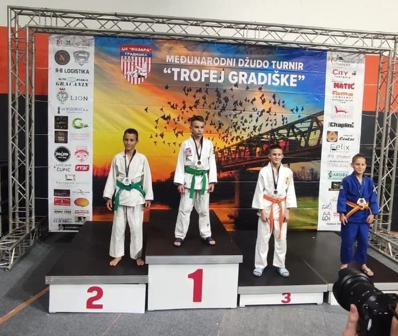 JUDO KLUB „SLAVONAC“: U Bosanskoj Gradiški osvojili čak devet medalja